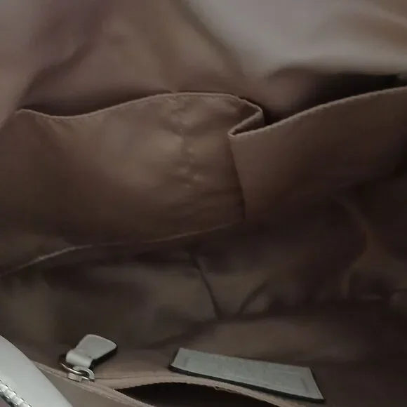 Coach   - Picture 8 of 9